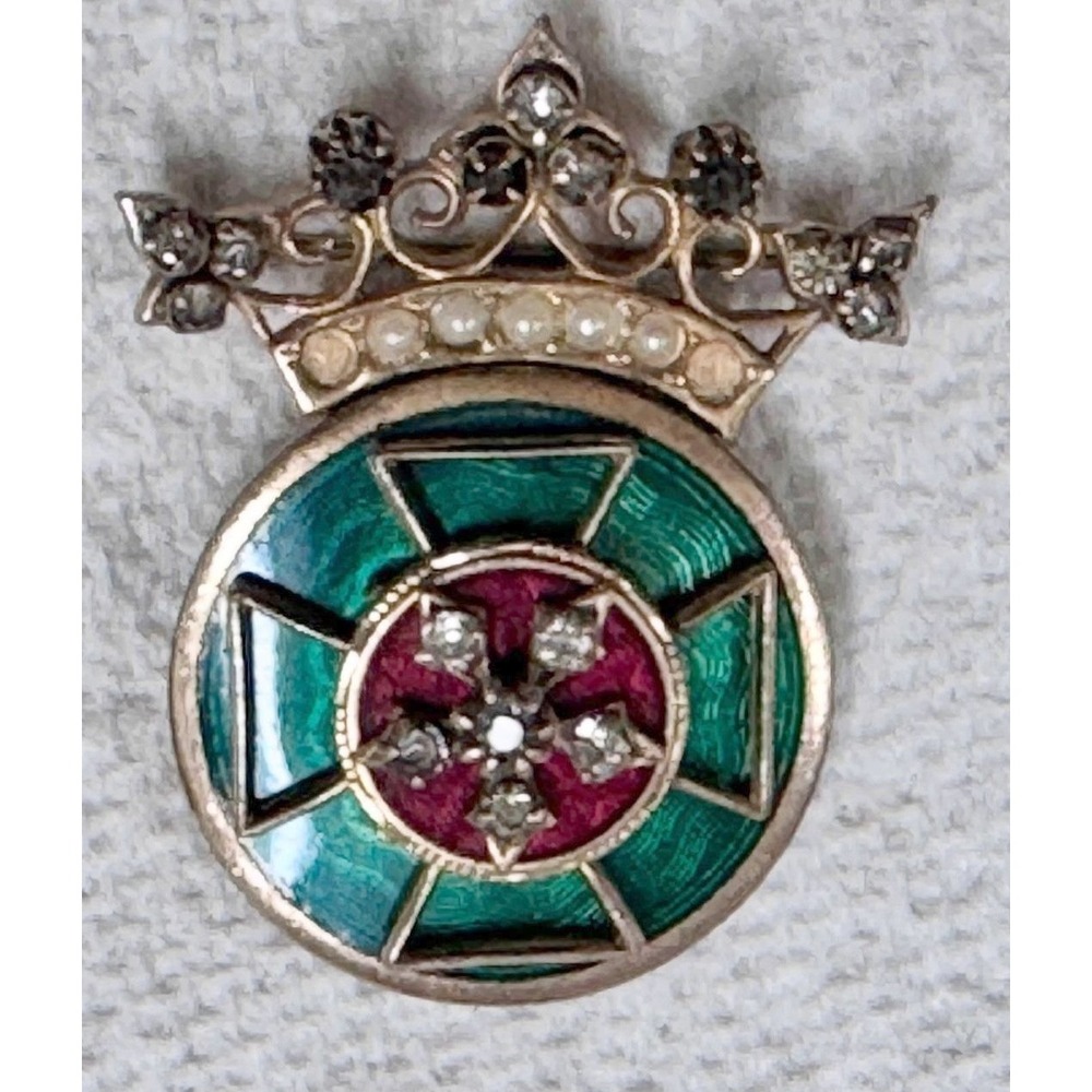 Signed ACCESSORCRAFT NYC Goldtone Green Red Enamel Maltese Cross Brooch Pendant